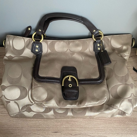 Women Like New Coach Purse for sale - Picture 2 of 4